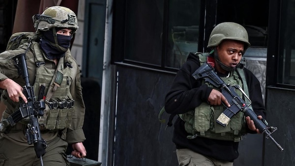 israel-rampas-rumah-warga-dan-berlakukan-jam-malam-di-tepi-barat-1766908144479_169