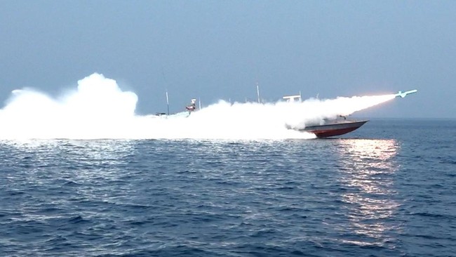 Latihan irgc di selat hormuz 1775793553734