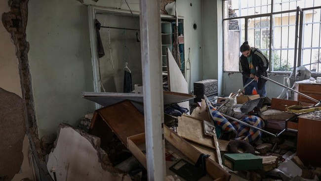 Terjebak di garis api warga iran bertahan di tengah gempuran as israel 1773577493863