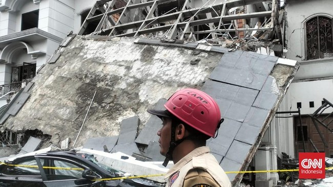 Ledakan di perumahan mewah grand polonia medan sejumlah orang terjebak 1784550374760